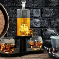 Glass Whiskey Decanter Set - Enhances Flavor - 780ml Clear Glass<NutriChef Clearance
